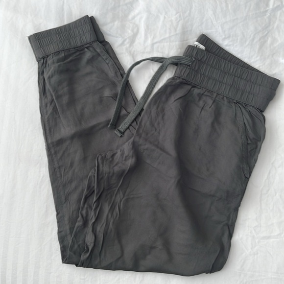 Sunday Best Grenville pant in Sagesse - Picture 5 of 8